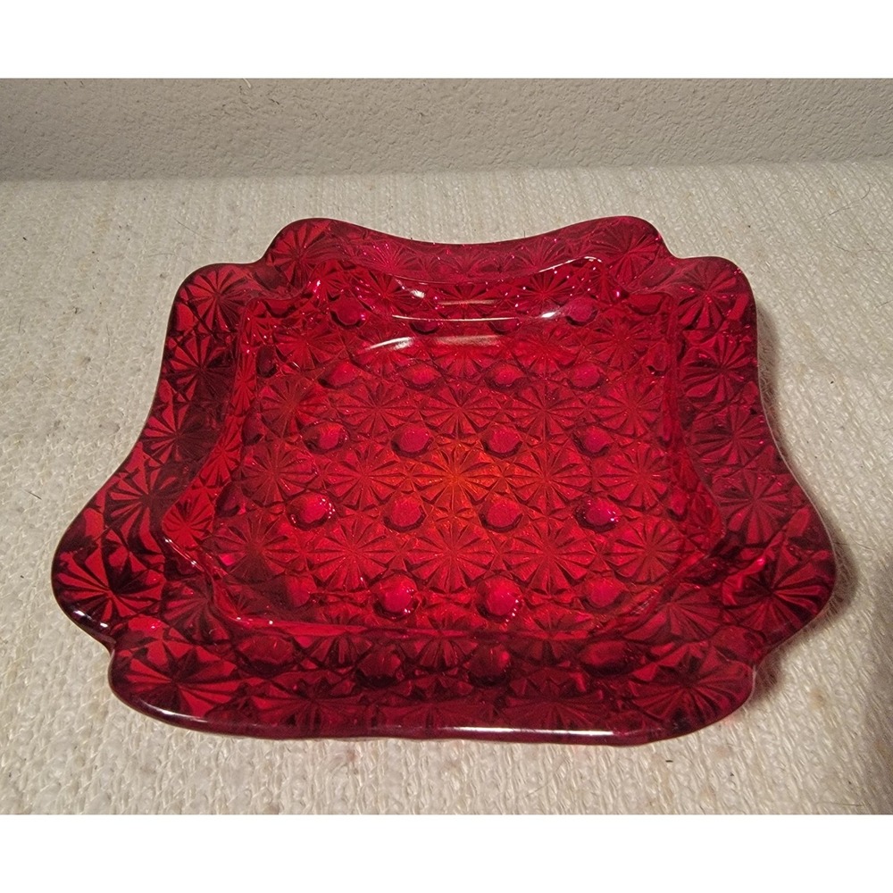 L.G. Wright Ruby Red‎ Daisy & Button Ashtray Trinket Dish Mid-Century HEAVY VTG